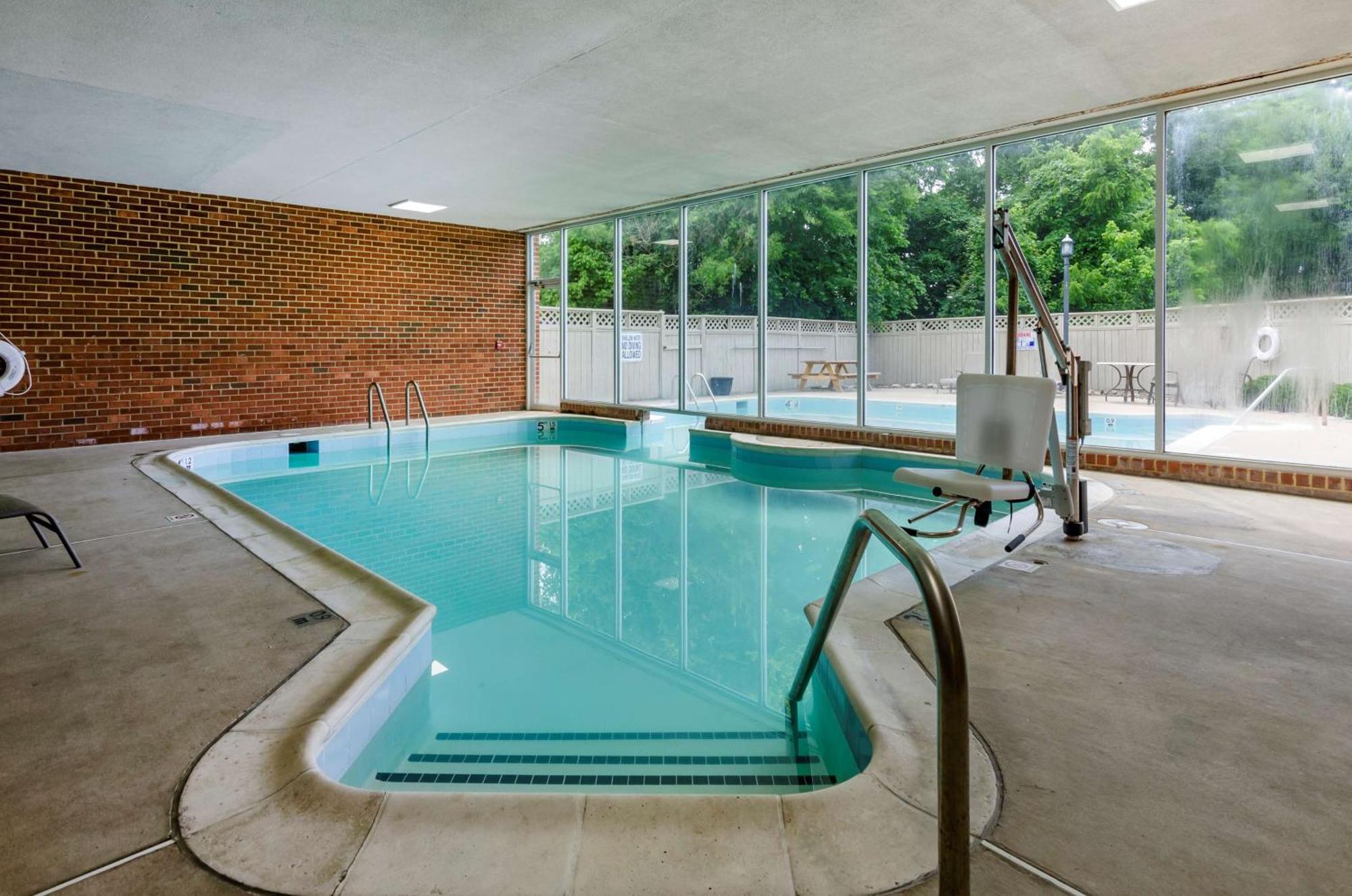Best Western Plus Inn At Hunt Ridge Lexington Exterior photo
